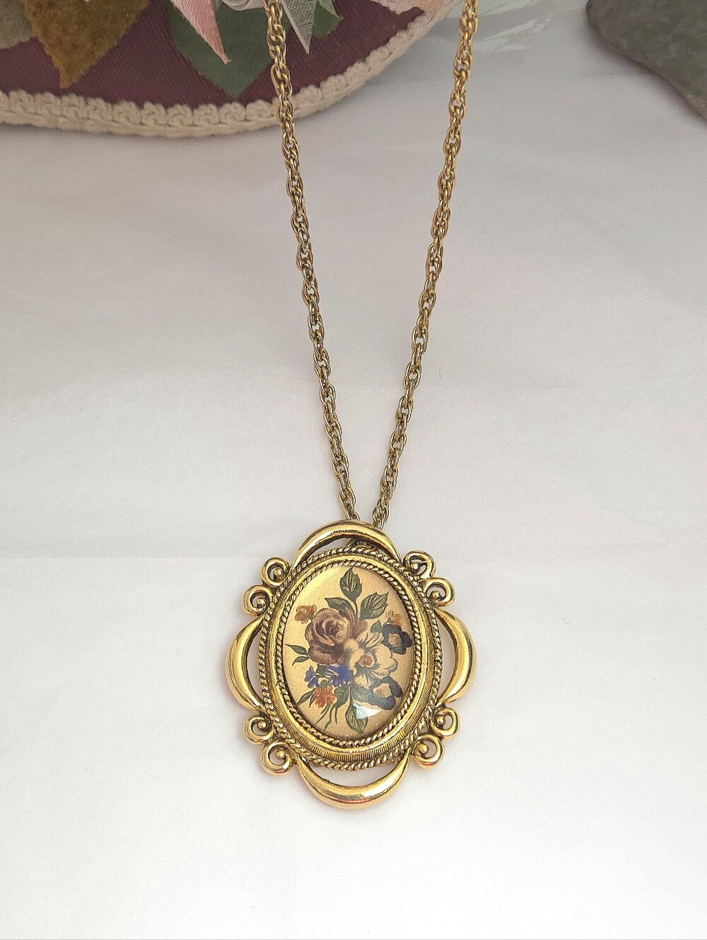 Vintage Gold Plated Corday Purfume Floral Locket Pendant Necklace Signed Corday